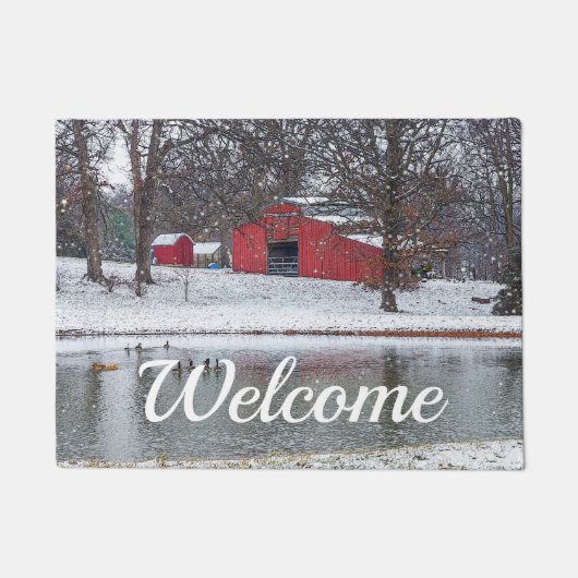 雪の赤い納屋Painterly Welcome Doormat ドアマット (正面)
