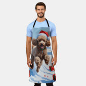 雪の走プードルのクリスマス帽子 エプロン (着用した状態)