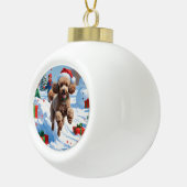 雪の走プードルのクリスマス帽子 セラミックボールオーナメント (右)