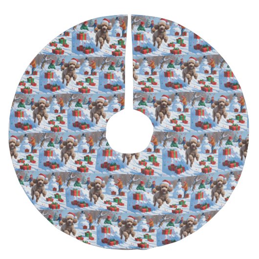 雪の走プードルのクリスマス帽子 ブラッシュドポリエステルツリースカート (正面)