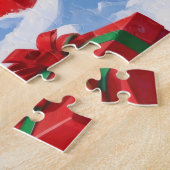 雪の走中のサモエイのクリスマス帽子 ジグソーパズル (側面)