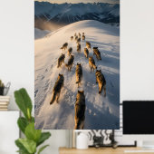 雪の走斜面の犬の群れ ポスター (ホームオフィス)