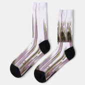 雪の間に囲まれた自然のままの湖 – キャップ山 ソックス (左)