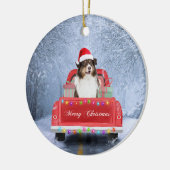 雪の降るクリスマスにオーストラリアの羊飼い犬 セラミックオーナメント (左)