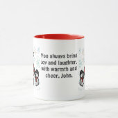 雪の降る休日のミニマルなサンタとペンギン マグカップ (中央)