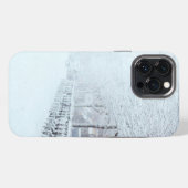 雪の降る冬の道  iPhoneケース (裏面横)