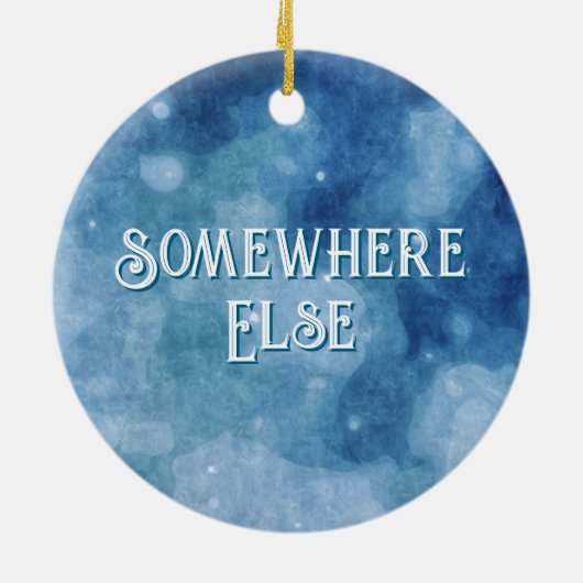 雪の青いクリスマスを過ごす セラミックオーナメント (裏面)