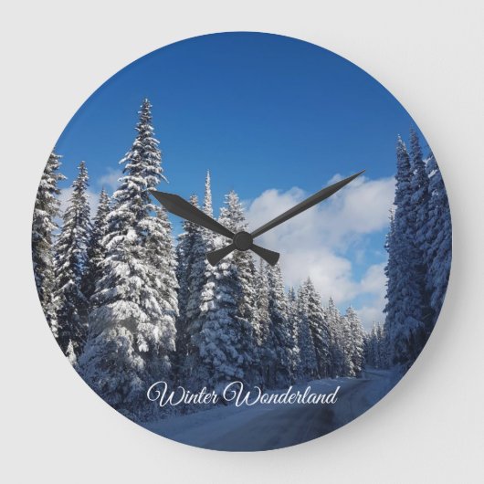 雪の静かな風景を描く木 ラージ壁時計 (正面)