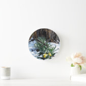 雪の黄色いラッパスイセン ラウンド壁時計 (ホーム)