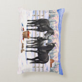 雪の黒い四分の馬 アクセントクッション (裏面(縦))