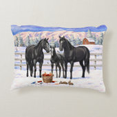 雪の黒い四分の馬 アクセントクッション (裏面)