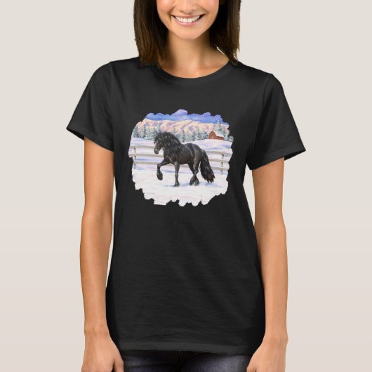 雪の黒い荷車を引くフリシアの馬 Tシャツ (正面)