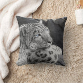 雪のLeopradの氷った凝視の枕 クッション (ブランケット)