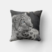 雪のLeopradの氷った凝視の枕 クッション (裏面)
