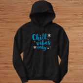 雪はっきりした雪の青い「Chill vibes only」 パーカ