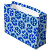雪やめ片パターン – Cobalt Blue and White ラージペーパーバッグ (裏面アングル)
