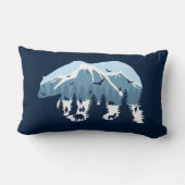 雪をかぶった山の森のクマ 自然 動物 ランバークッション (裏面)