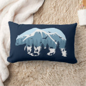 雪をかぶった山の森のクマ 自然 動物 ランバークッション (ブランケット)