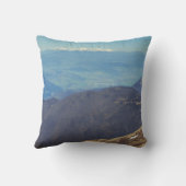 雪をかぶった山頂 クッション (裏面)