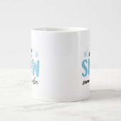 雪を別の場所に降らせる – 冬おもしろいのデザイン ジャンボコーヒーマグカップ (正面)