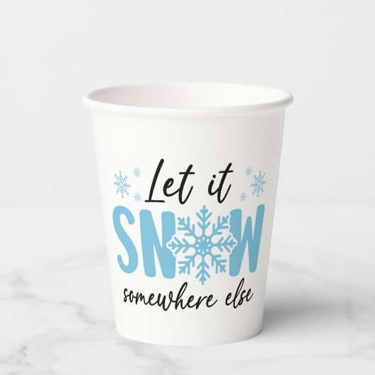 雪を別の場所に降らせる – 冬おもしろいのデザイン 紙コップ (裏面)