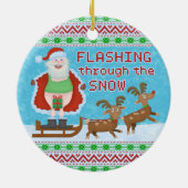 雪を通って点滅しているおもしろいなクリスマス|サンタクロース セラミックオーナメント (裏面)