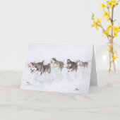 雪を通るアラスカンマラミュートのチームランニング カード (黄色い花)