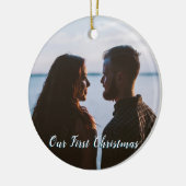 雪を降らせよう私たちの最初のクリスマスブルー セラミックオーナメント (左)