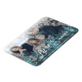 雪を降らせる |モダンティール（緑がかった色）グリーンツリーズ家族の写真 マグネット (左側)