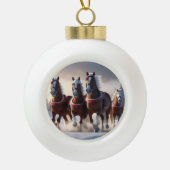 雪を駆け抜けるサンタの魔法の馬 セラミックボールオーナメント (正面)
