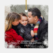 雪カスタムを許可する両側の家族の写真クリスマス セラミックオーナメント (裏面)