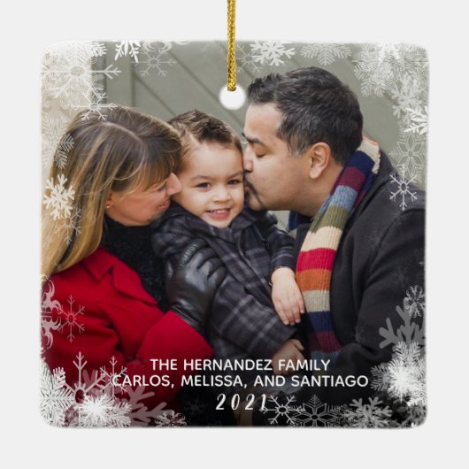 雪カスタムを許可する両側の家族の写真クリスマス セラミックオーナメント (裏面)