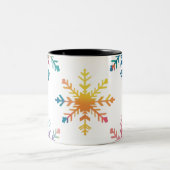 雪カラフル降り – レインボーモダンスノーフレーク ツートーンマグカップ (中央)