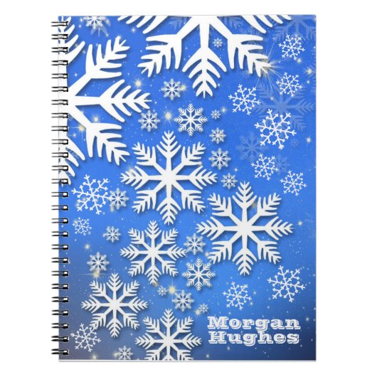 雪パーソナライズされた片と星のカスタム文字 ノートブック (正面)