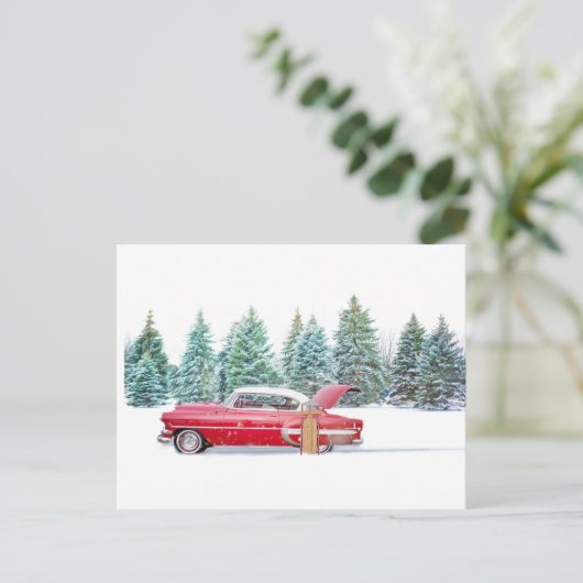 雪パーソナライズされた雪の冬の日ヴィンテージ車。 シーズンポストカード (スタンド正面)
