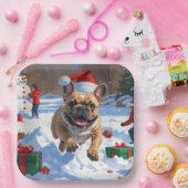 雪フランスのの中で走ブルドッグのクリスマス帽子 ペーパープレート (パーティー)