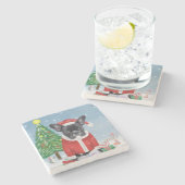雪フランスのの中のブルドッグとクリスマスプレゼント ストーンコースター (横)