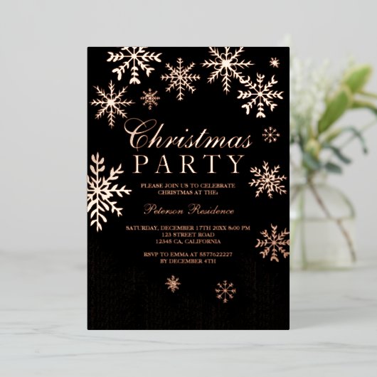 雪モダン片の松の黒い冬のクリスマスパーティー 箔招待状 (立ち正面)