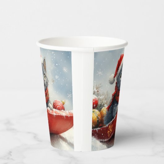 雪ロシアののクリスマスを過ごす大雪の青い猫 紙コップ (右)