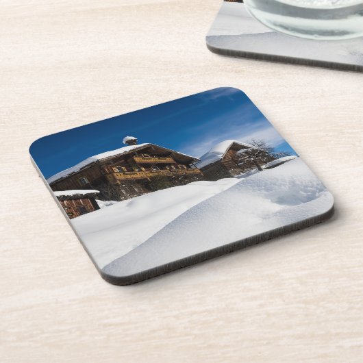 雪伝統的の中の木製の客室 コースター (左側)