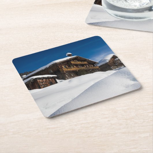 雪伝統的中の木の戸棚 スクエアペーパーコースター (アングル)