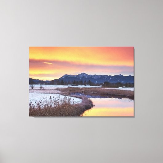 雪凍っていの川 キャンバスプリント (正面)