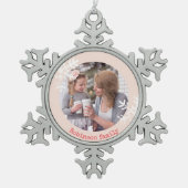 雪動揺して片赤面ピンクモノグラムの写真 スノーフレークピューターオーナメント (正面)