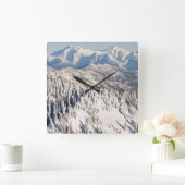 雪山と木々の風光明媚な景色。 スクエア壁時計 (ホーム)