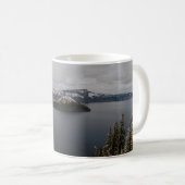 雪山の上の樹木、水の体付近 コーヒーマグカップ (正面右)
