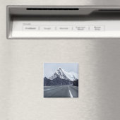 雪山の前のアスファルト道路 マグネット (インサイチュ (食洗機))