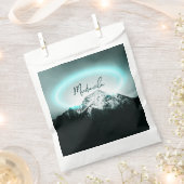 雪山の神秘的な青いネオンライトモノグラム フェイバーバッグ (クリップ留めされた状態)