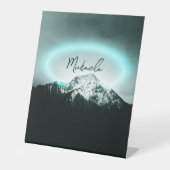 雪山の神秘的な青いネオンライトモノグラム 台座サイン (正面)