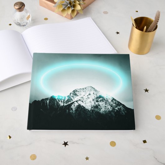 雪山の謎めいた青いネオン光 ゲストブック (正面見開き)