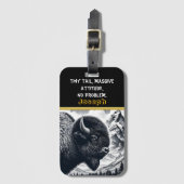 雪山を流浪するバッファロー ラゲッジタグ (正面縦)